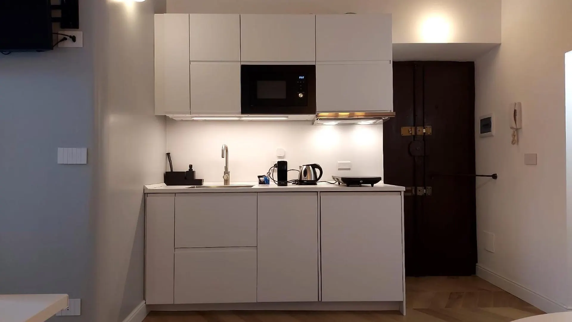 Navigli New Central Studio Apartment Milan